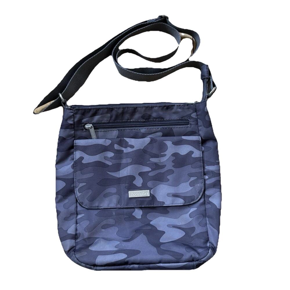 Baggallini Pocket Town Crossbody Bag Lightweight Travel Dark Grey Camo